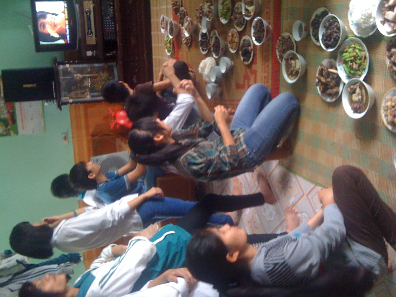 LOP 12A THPT TA UYEN 14